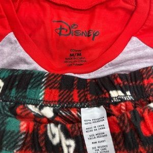 Cozy men’s Disney Mickey Christmas PJs.